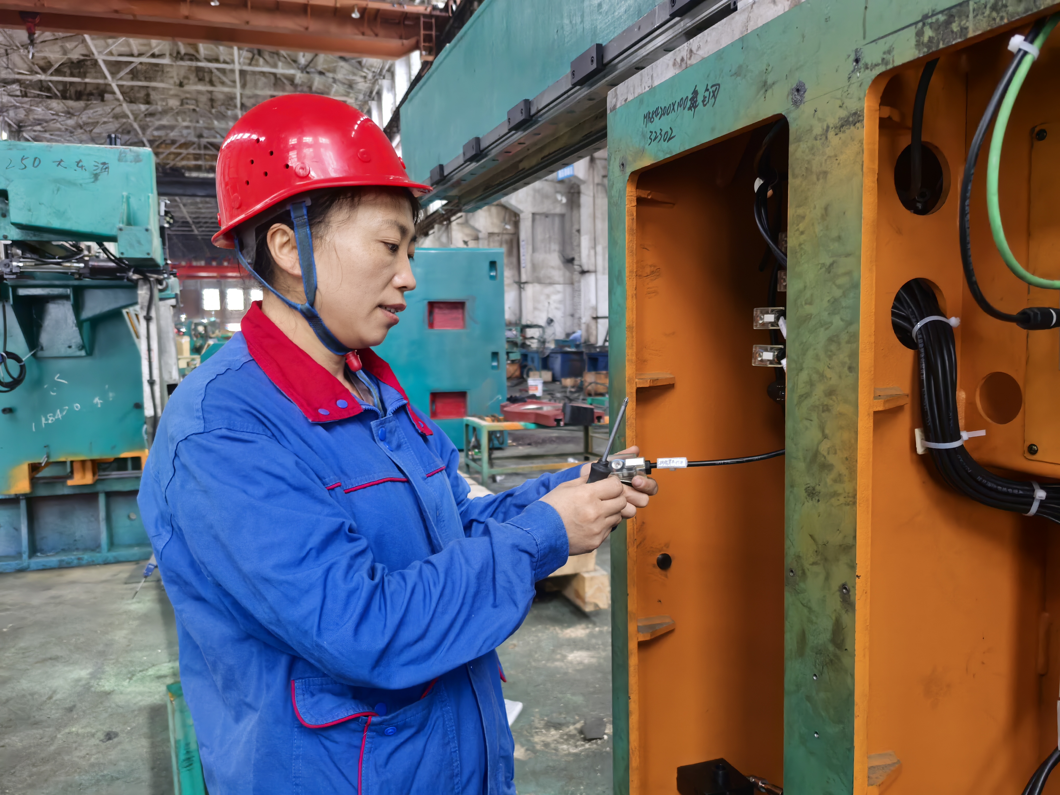 【身边模范】李新婷：崭露头角显风范 新人亮相促生长